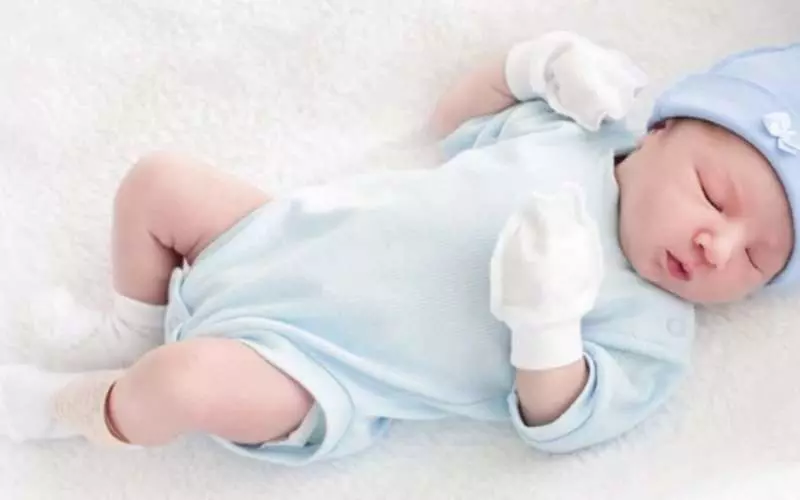 Mũ và bao tay, chân là món đồ không thể thiếu trong những ngày mùa đông