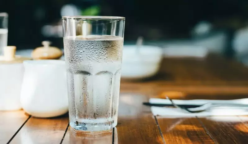 Uống nước trước khi ăn