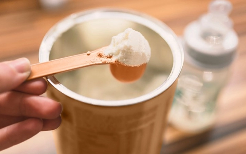 Hướng dẫn pha sữa Similac Mom dạng hộp thiếc chuẩn, giúp bảo toàn dưỡng chất