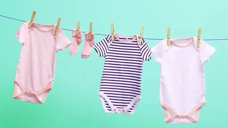 Quần áo cho bé nên được mua ở những hãng có tiếng tăm