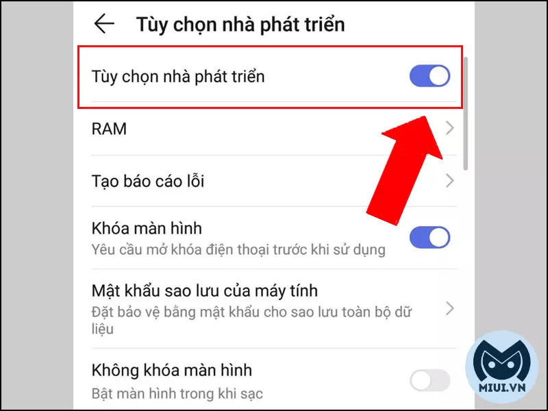 Chọn vào tắt Tùy chọn nhà phát triển là có thể tắt tính năng lớp phủ màn hình trên điện thoại Huawei