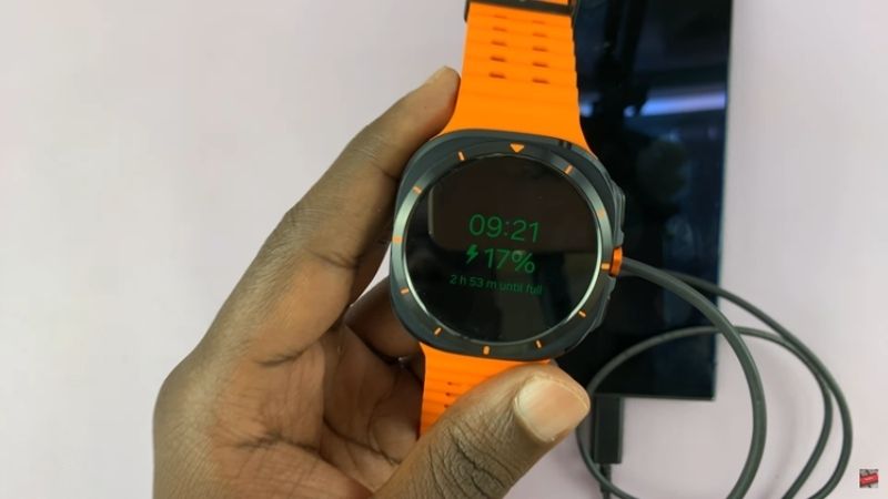 Galaxy Watch Ultra 2 hỗ trợ hơn 100 chế độ tập luyện, từ cơ bản như đi bộ, chạy bộ